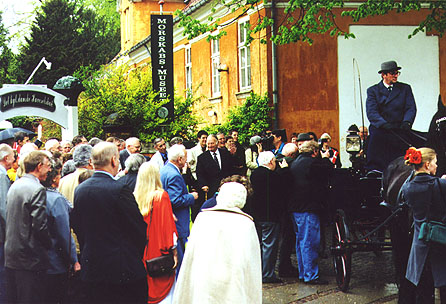 18n.jpg (70379 bytes) - Nicolai Caiezza