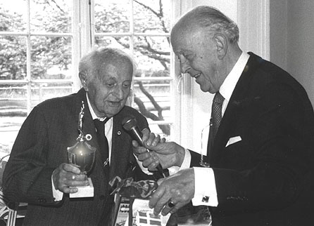 28n.jpg (39289 bytes) - Nicolai Caiezza